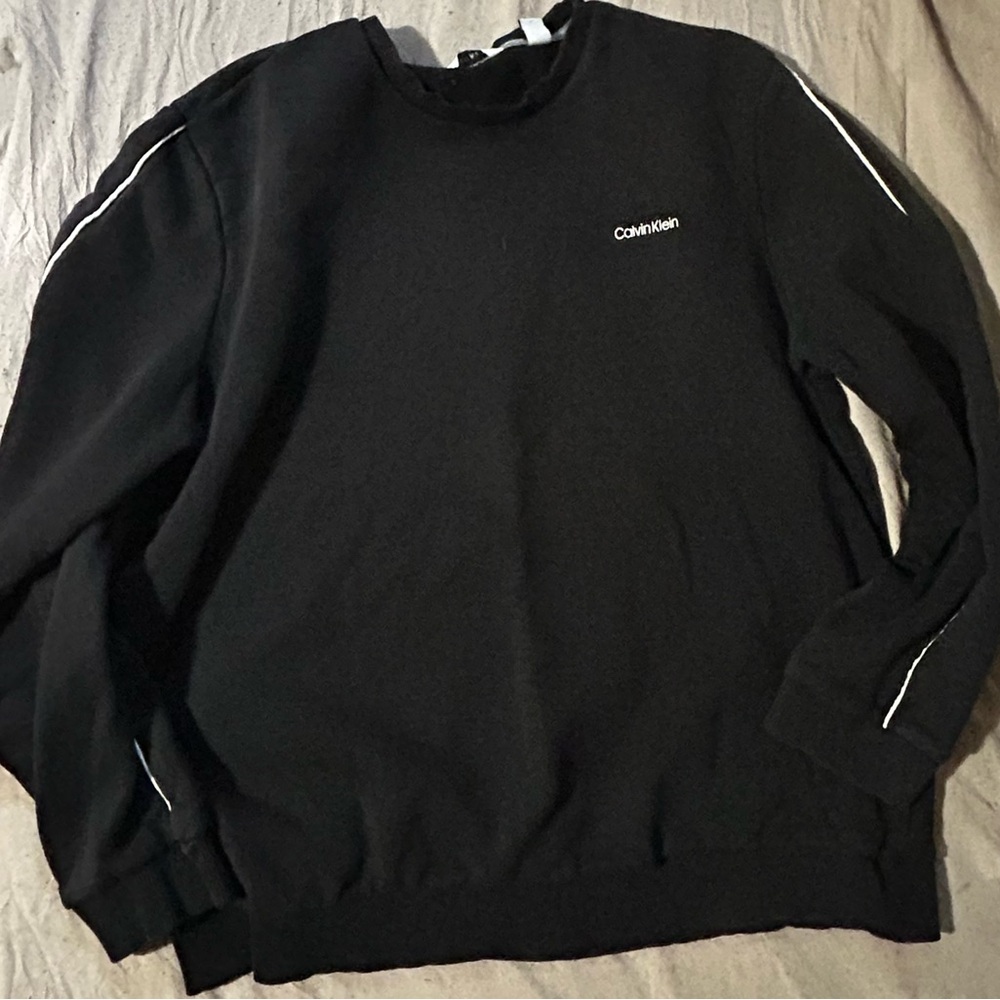 Calvin Klein Black Crewneck Sweater with Ribbed Cuffs